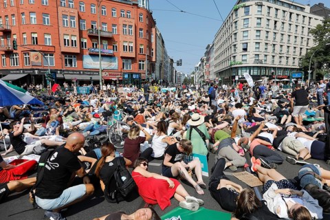Mass die In, at the Official Animal Rights March demo at Rosenthaler Platz in Berlin. The Animal