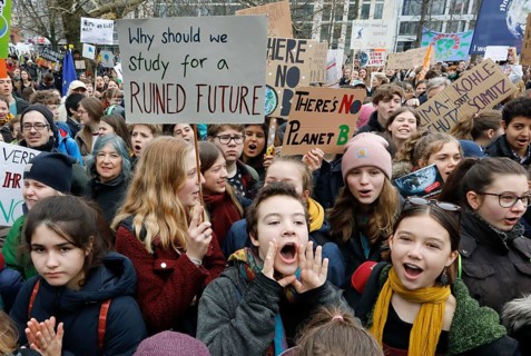 Students demonstrate during a Friday for Futre demo in Berlin, 29/03/2019