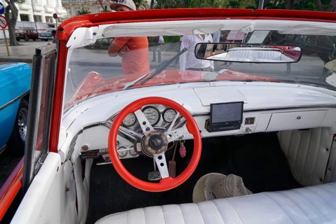 Open-top vintage car from the 1950s in the centre of Havana, Centro Habana, Cuba, Central America