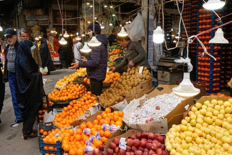Fruit and vegetable sale in a bazaar in Tehran, Iran, 18/03/2019, Asia