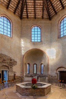 Baptistery of San Giovanni Battista next to Basilica di Santa Eufemia, Citta vecchia, island of