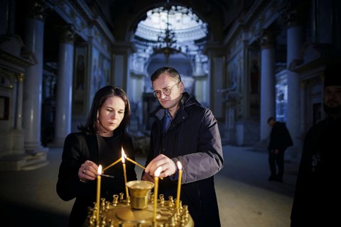 Annalena Baerbock (Alliance 90/The Greens), Federal Foreign Minister, and Dmytro Kuleba, Foreign