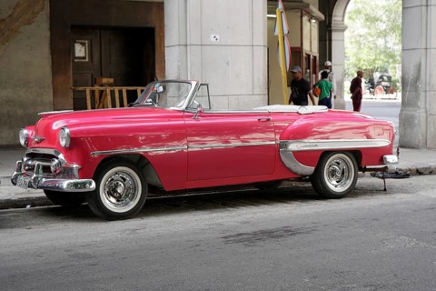 Vintage car from the 1950s in the centre of Havana, Centro Habana, Cuba, Central America
