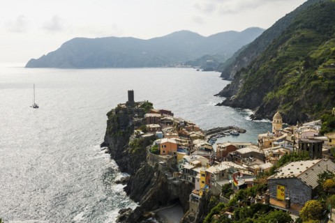Village with colourful houses by the sea, Vernazza, UNESCO World Heritage Site, Cinque Terre,