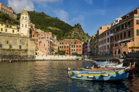 Village with colourful houses by the sea, Vernazza, UNESCO World Heritage Site, Cinque Terre,