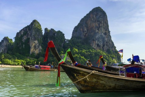 Longtail boat for transporting tourists, water taxi, taxi boat, ferry, ferry boat, fishing boat,