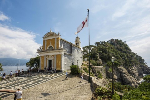 Church Chiesa di San Giorgio and rocky coast, Portofino, Province of Genoa, Liguria, Italy, Europe