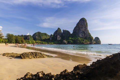 Railay-beach near Krabi, panorama, sandy beach, dream beach, beach, beach holiday, limestone rocks,