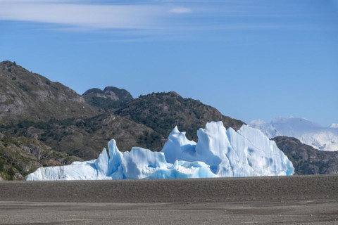 Iceberg, Lago Grey, Torres del Paine National Park, Parque Nacional Torres del Paine, Cordillera