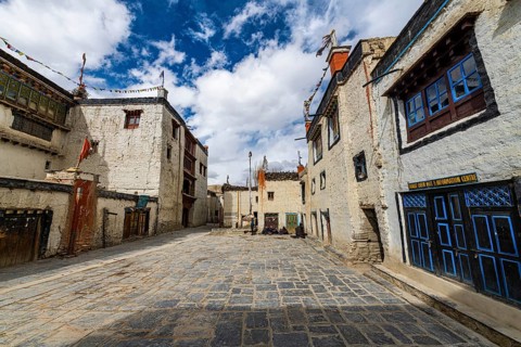 The walled historic centre, Lo Manthang, Kingdom of Mustang, Nepal, Asia