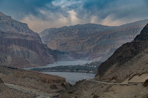 Huge riverbed of the Kali Gandaki with the Chusang village, Kingdom of Mustang, Nepal, Asia