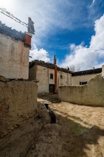 Narrow streets of Lo Manthang, Kingdom of Mustang, Nepal, Asia