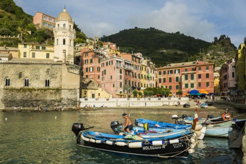 Village with colourful houses by the sea, Vernazza, UNESCO World Heritage Site, Cinque Terre,