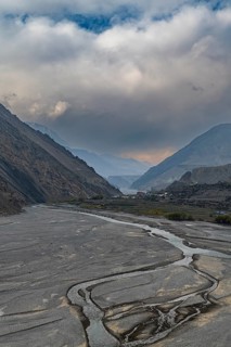 Huge riverbed of the Kali Gandaki, Kingdom of Mustang, Nepal, Asia