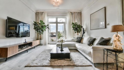 KI generated, A modern white living room, bright furnishings, TV