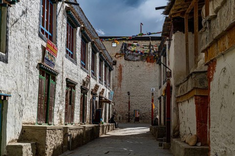 The walled historic centre, Lo Manthang, Kingdom of Mustang, Nepal, Asia