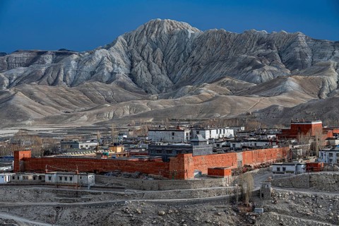 The walled village of Lo Manthang, Kingdom of Mustang, Nepal, Asia