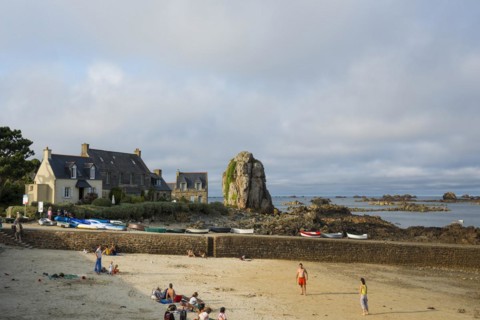 Houses and granite rocks on the beach, Plougrescant, Cote de Granit Rose, Cotes d'Armor, Brittany,
