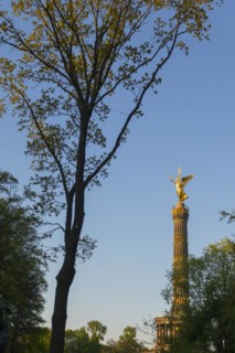 Victory Column with golden angel on the Strasse des 17. Juni, centre, monument, victory monument,