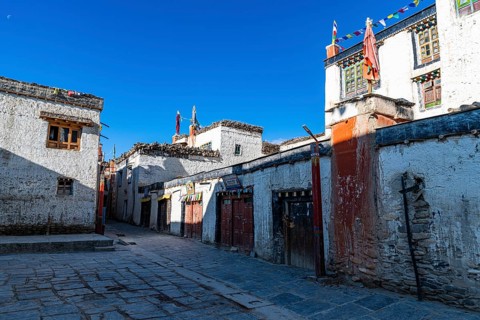 The walled historic centre, Lo Manthang, Kingdom of Mustang, Nepal, Asia