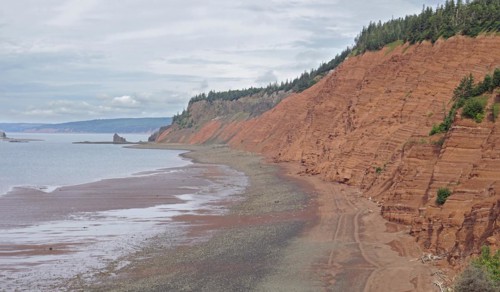 Seashore at low tide, cliffs, red sandstone, Five Islands Provincial Park, Fundy Bay, Nova Scotia,