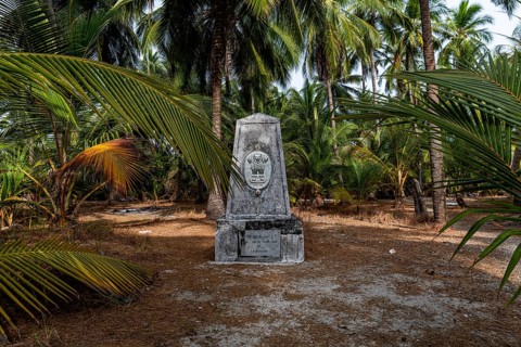 Memorial stone, Parli 1 island, Lakshadweep archipelago, Union territory of India