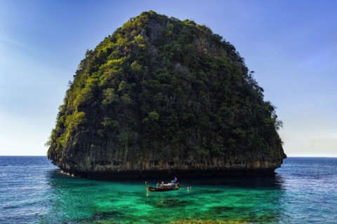 Lo Sama bay on Ko Phi Phi Don, sea, ocean, Andaman Sea, tropics, tropical, island, rock, rock,