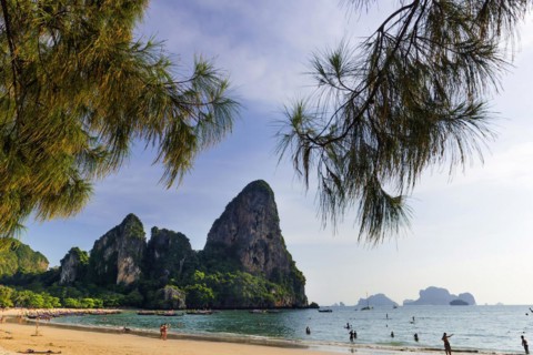 Railay-beach near Krabi, panorama, sandy beach, dream beach, beach, beach holiday, limestone rocks,