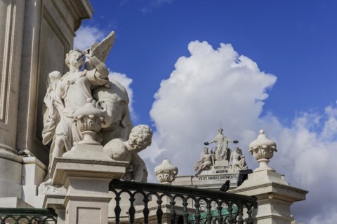 Dom Jose with the Arco da rua Augusta, equestrian monument, arch, triumphal arch, monument, old