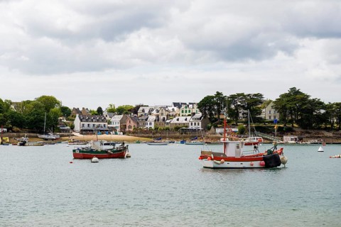 Village by the sea, Benodet, Finistere, Brittany, France, Europe