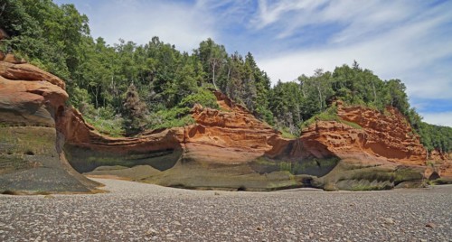 Wooded cliffs, red sandstone, Five Islands Provincial Park, Fundy Bay, Nova Scotia, Canada, North