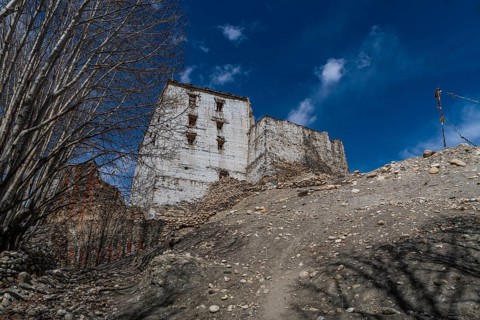 Old palace, dzong in the village of Tsarang, Kingdom of Mustang, Nepal, Asia