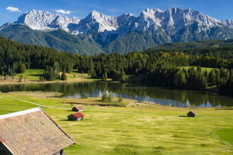 Geroldsee, behind it the Karwendel Mountains, Werdenfelser Land, Upper Bavaria, Bavaria, Germany,