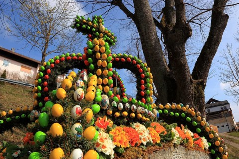 Easter fountain in Tiefenpoelz near Heiligenstadt, Bamberg district, Franconian Switzerland, Upper