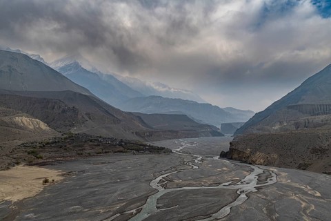 Huge riverbed of the Kali Gandaki, Kingdom of Mustang, Nepal, Asia