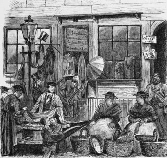 Street vending in the Elbstrasse, street scene, shop, detail, vendor, baskets, men, woman, lantern,