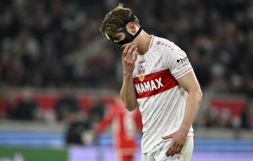 Anthony Rouault VfB Stuttgart (29) injured, broken jaw, MHPArena, MHP Arena Stuttgart,