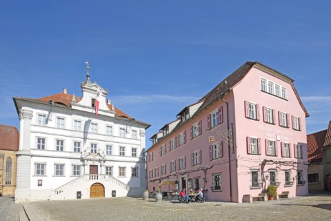 Baroque town hall and Goldene Krone inn, street pub, market square, Iphofen, Lower Franconia,