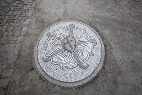 Luther rose as a floor mosaic as a symbol of the Evangelical Lutheran Church, round, monochrome,