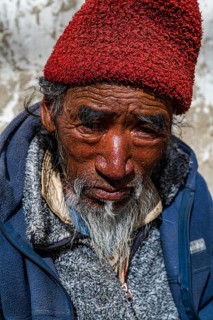 Old man in Lo Manthang, Kingdom of Mustang, Nepal, Asia