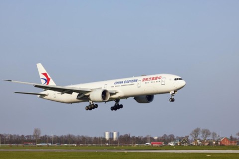 China Eastern Airlines Boeing 777-39P (ER) with registration B-2023 approaching the Polderbaan,