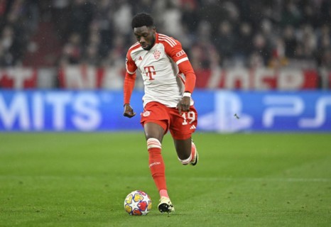 Alphonso Davies Bayern FC Munich FCB (19) Action on the ball Champions League, CL, Allianz Arena,
