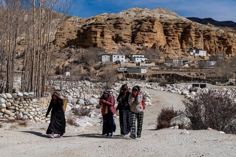 Tibetan women, Garphu, Kingdom of Mustang, Nepal, Asia