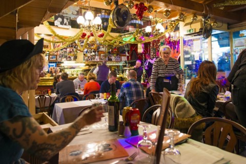 Restaurant Chez Louisette, flea market Marche aux puces de Saint-Ouen, Porte de Clignancourt,