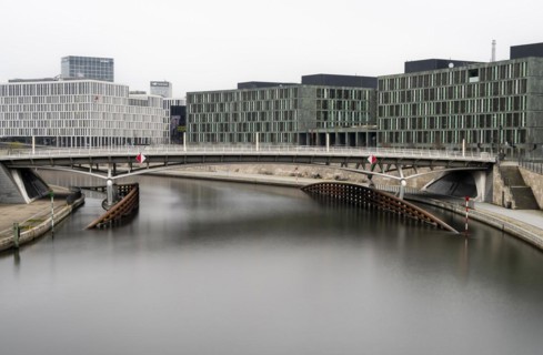 Long exposure, Kronprinzenbruecke in the government district, Berlin, Germany, Europe