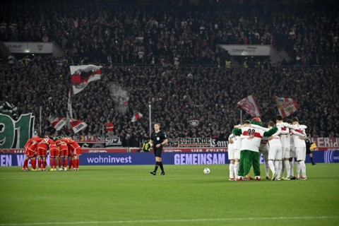 Team building, team circle in front of the start of the match, VfB Stuttgart, 1. FC Union Berlin