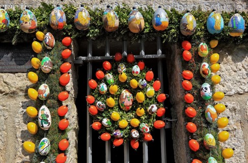 Easter fountain in Tiefenpoelz near Heiligenstadt, Bamberg district, Franconian Switzerland, Upper
