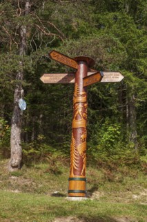 Signpost on the Kramerplateauweg hiking trail, Garmisch-Partenkirchen, Upper Bavaria, Bavaria,