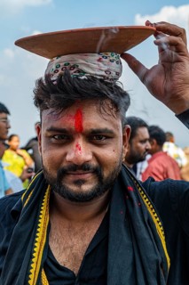 Pilgrim with burning coal, Kalika Shakti Peeth Pavagadh temple, Unesco site Champaner-Pavagadh