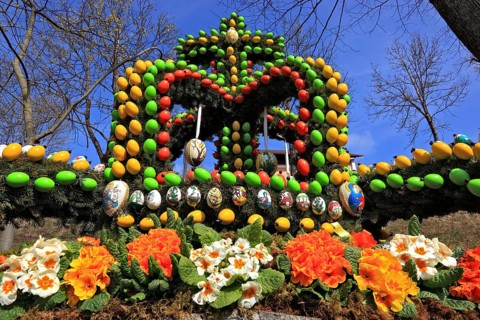 Easter fountain in Tiefenpoelz near Heiligenstadt, Bamberg district, Franconian Switzerland, Upper
